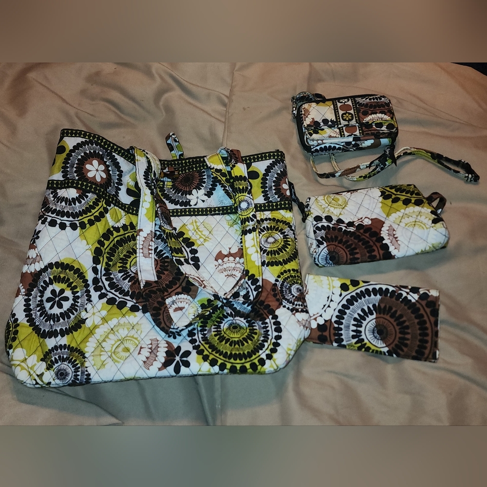 Vera Bradley Coco Moss 4 pieces, used